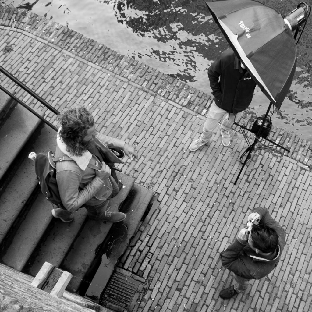 Photoshoot on the quay alongside the canals in Utrecht