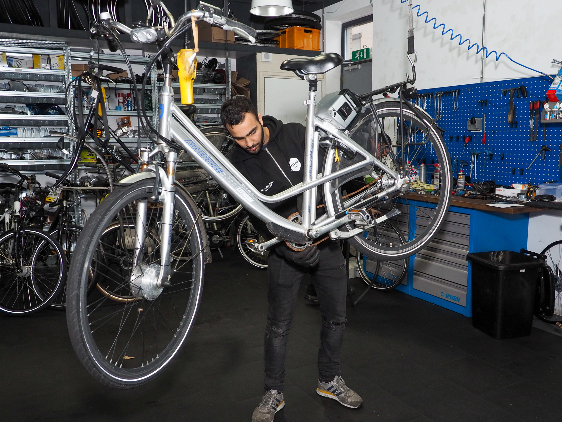 Bike Repair at Atlas Fietsen II